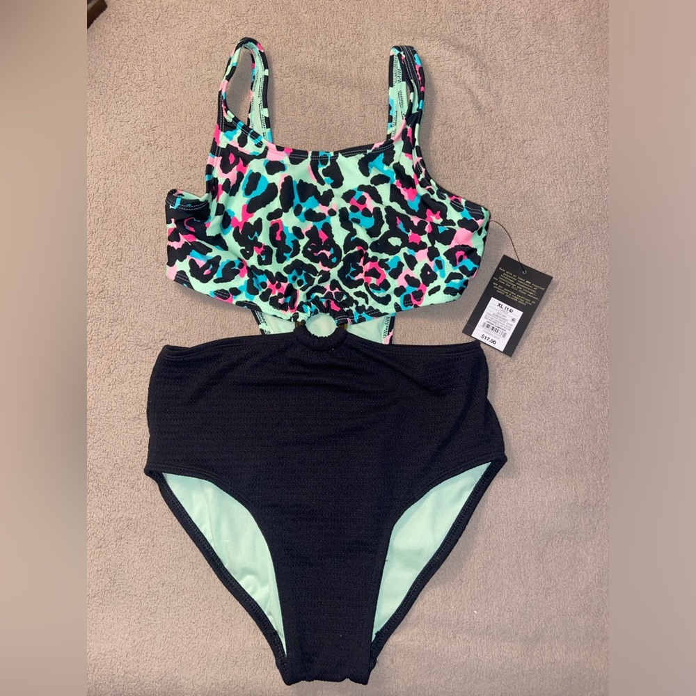 New with tags, Girls 1 piece swimsuit